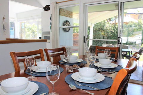 At WAVERIDER 2 - Australia Accommodation 4