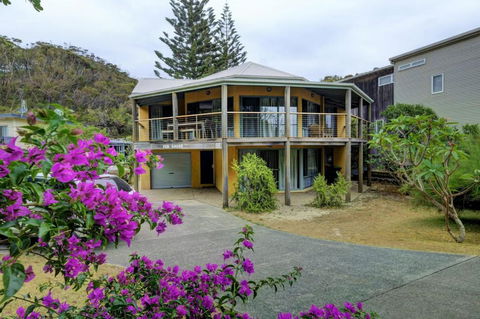 FAR SHORE - Australia Accommodation 4