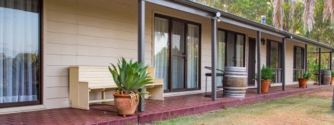 Hermitage Hideaway Homestead & Cottage - Australia Accommodation 1