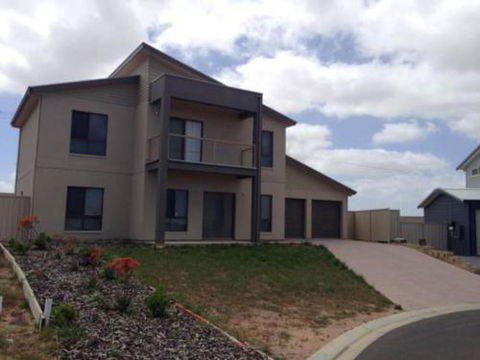 Relax On Par - Australia Accommodation 6
