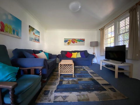 Allamanda House 3 Willow Street - Australia Accommodation 3