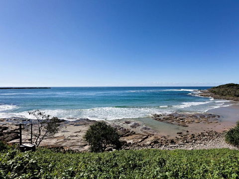 Avalon 2 Uninterrupted Views Almost On The Beach! - Australia Accommodation 2