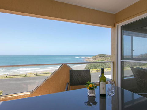 Avalon 2 Uninterrupted Views Almost On The Beach! - Australia Accommodation 3