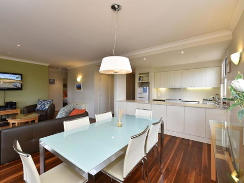 Villa Executive 2br Sangiovese Resort Condo Located Within Cypress Lakes Resort (nothing Is More Central) - Australia Accommodation 3