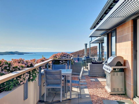 One Mile Cl Townhouse 22 26 The Deckhouse - Australia Accommodation 5