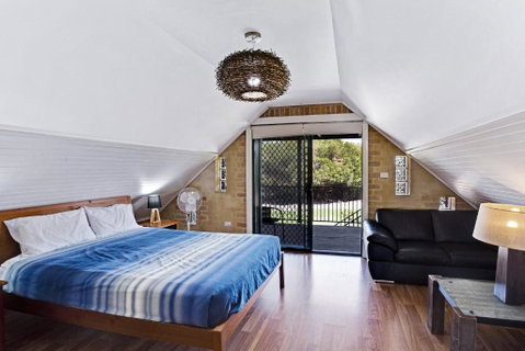 Salt Wood Cabin Style Retreat - Australia Accommodation 6