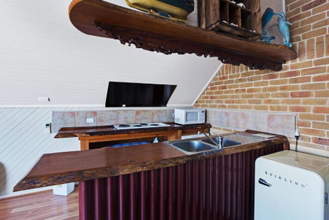 Salt Wood Cabin Style Retreat - Australia Accommodation 4