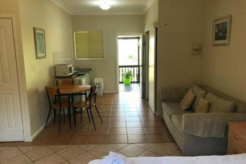 Wamberal Cottage - Australia Accommodation 3