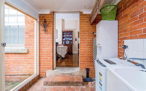 Azile 1875 Heritage Victorian Duplex - Australia Accommodation 2
