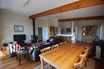 Fairways Close - Australia Accommodation 3