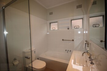 Fairways Close - Australia Accommodation 4