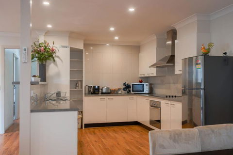 Apartments On Allingham - Australia Accommodation 4