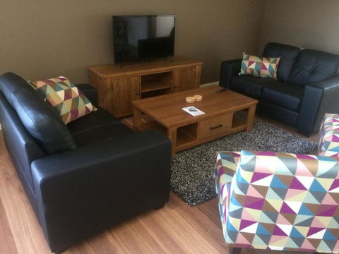 Costa Park Cottage Ena Armidale - Australia Accommodation 5