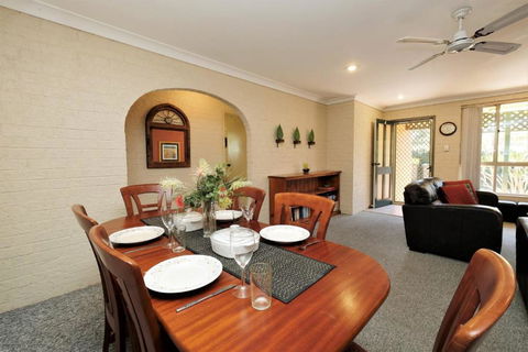 ACACIA WEEKLY ONLY - Australia Accommodation 2