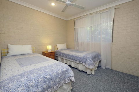 ACACIA WEEKLY ONLY - Australia Accommodation 4