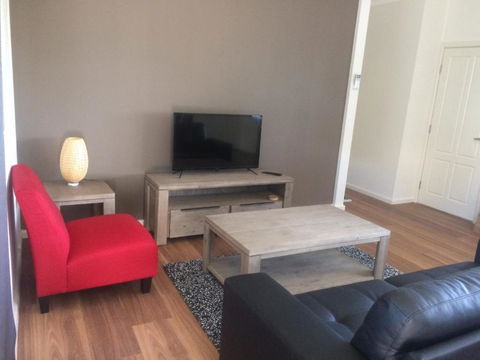 Costa Park Cottage Dio Armidale - Australia Accommodation 5