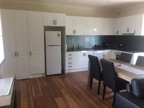 Costa Park Cottage Dio Armidale - Australia Accommodation 6