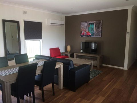 Costa Park Cottage Dio Armidale - Australia Accommodation 4