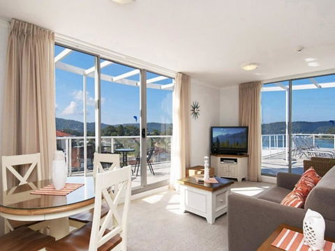 Bella Mare 2 Bedroom Ocean View Terrace Apt - Australia Accommodation 3