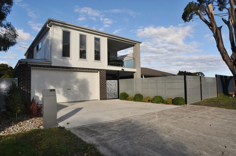 Markeish Retreat Inlet Side Free Wifi - Australia Accommodation 0