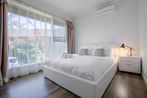 Alice Wonderland In 4 Beds House - Australia Accommodation 5