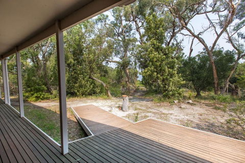Acacia Lakehouse The Lake At Your Doorstep - Australia Accommodation 2