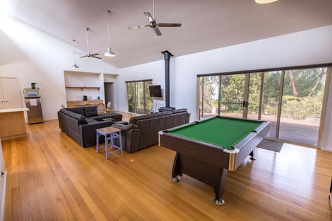 Acacia Lakehouse The Lake At Your Doorstep - Australia Accommodation 6