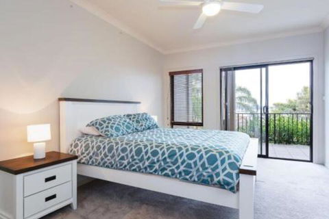 Aislinn 3 / 273 Corrie Parade Air Con Water Views BBQ - Australia Accommodation 6