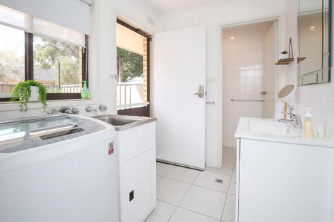 Allure Apartments Central - Australia Accommodation 6