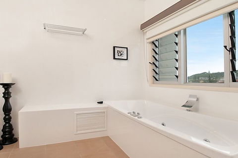 Costa Del Sol - Australia Accommodation 2