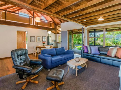Aqualuna Excellent Surfing Beaches. - Australia Accommodation 2
