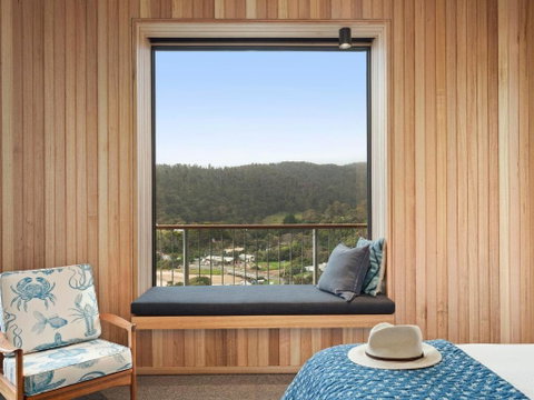 At Wye Eyrie With Arguably The Best Views In Town - Australia Accommodation 6