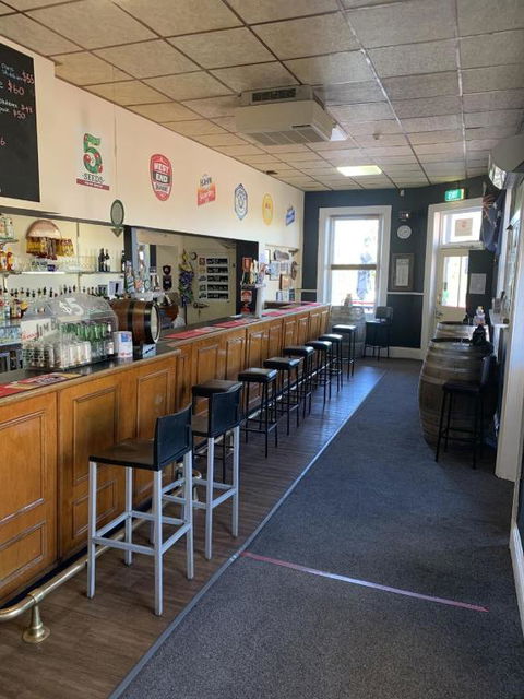 Commercial Hotel Morgan - Australia Accommodation 3