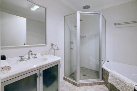 AtTHE COVE - Australia Accommodation 4