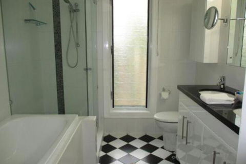 Charming Home By The Sea - Australia Accommodation 5
