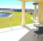 Island Waterfront Getaway WiFi - Australia Accommodation