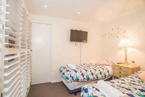 Ultimate Sandringham Beach Front Luxury House - Australia Accommodation 6
