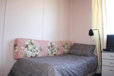Cozy Beach Weekender - Australia Accommodation 3