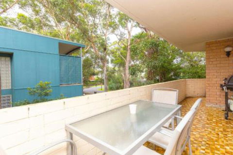 Apartment With Inground Pool - Australia Accommodation 5