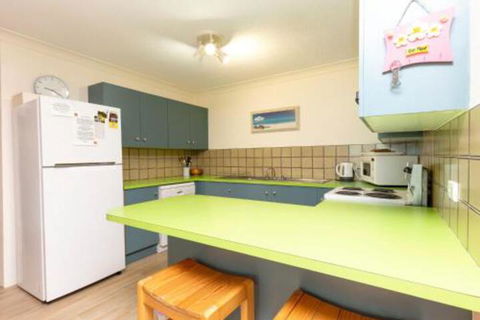 Apartment With Inground Pool - Australia Accommodation 4
