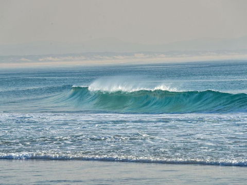 Enjoy The Soothing Sea Breeze - Australia Accommodation 6