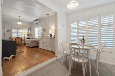 Amber Cottage Luxury Seaside Retreat With Outdoor Spa! - Australia Accommodation 5