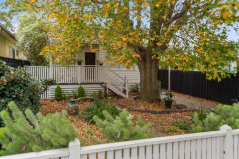Amber Cottage Luxury Seaside Retreat With Outdoor Spa! - Australia Accommodation 6
