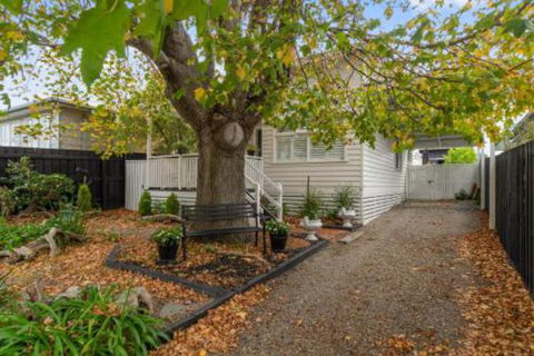Amber Cottage Luxury Seaside Retreat With Outdoor Spa! - Australia Accommodation 7