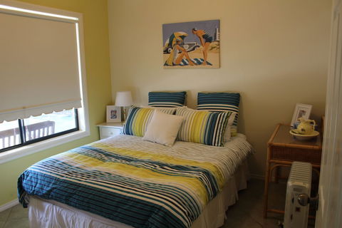 Waterside View - Australia Accommodation 3