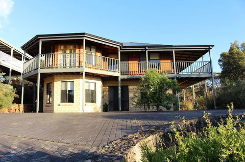 Waterside View - Australia Accommodation 1