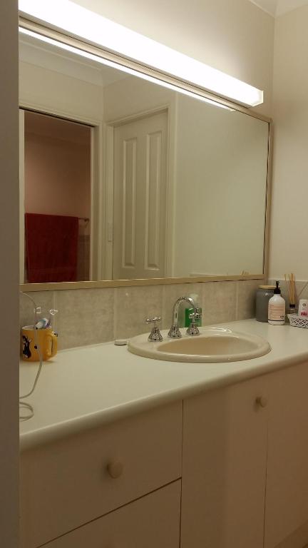 Twin Palms Holiday House At Lighthouse - Australia Accommodation 4