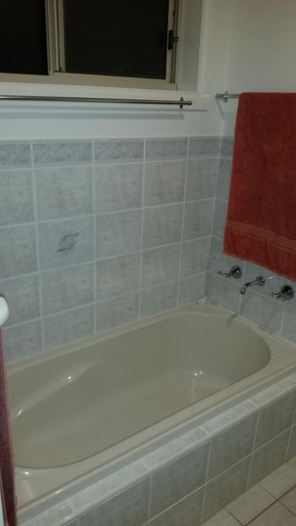 Twin Palms Holiday House At Lighthouse - Australia Accommodation 3