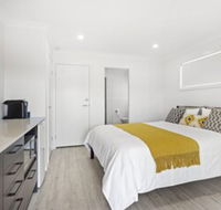 Dolphin Studio Apartment 1a Ocean Street - Australia Accommodation