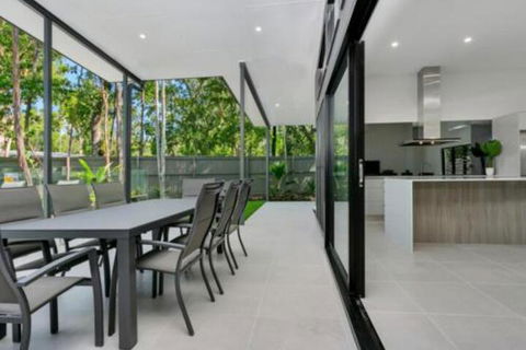 Villa Tiino Clifton Beach - Australia Accommodation 4